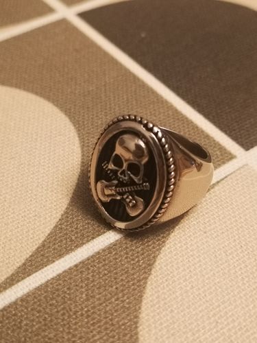 Customer photo review of ROCK STAR SKULL RING