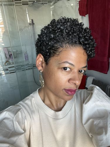 Customer photo review of Curly Hair Shampoo with Aloe Vera for Moisturizing Hair with Lavender Fragrance