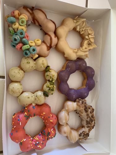 Customer photo review of [Mochinut] Half dozen (6ea), New flavors Weekly