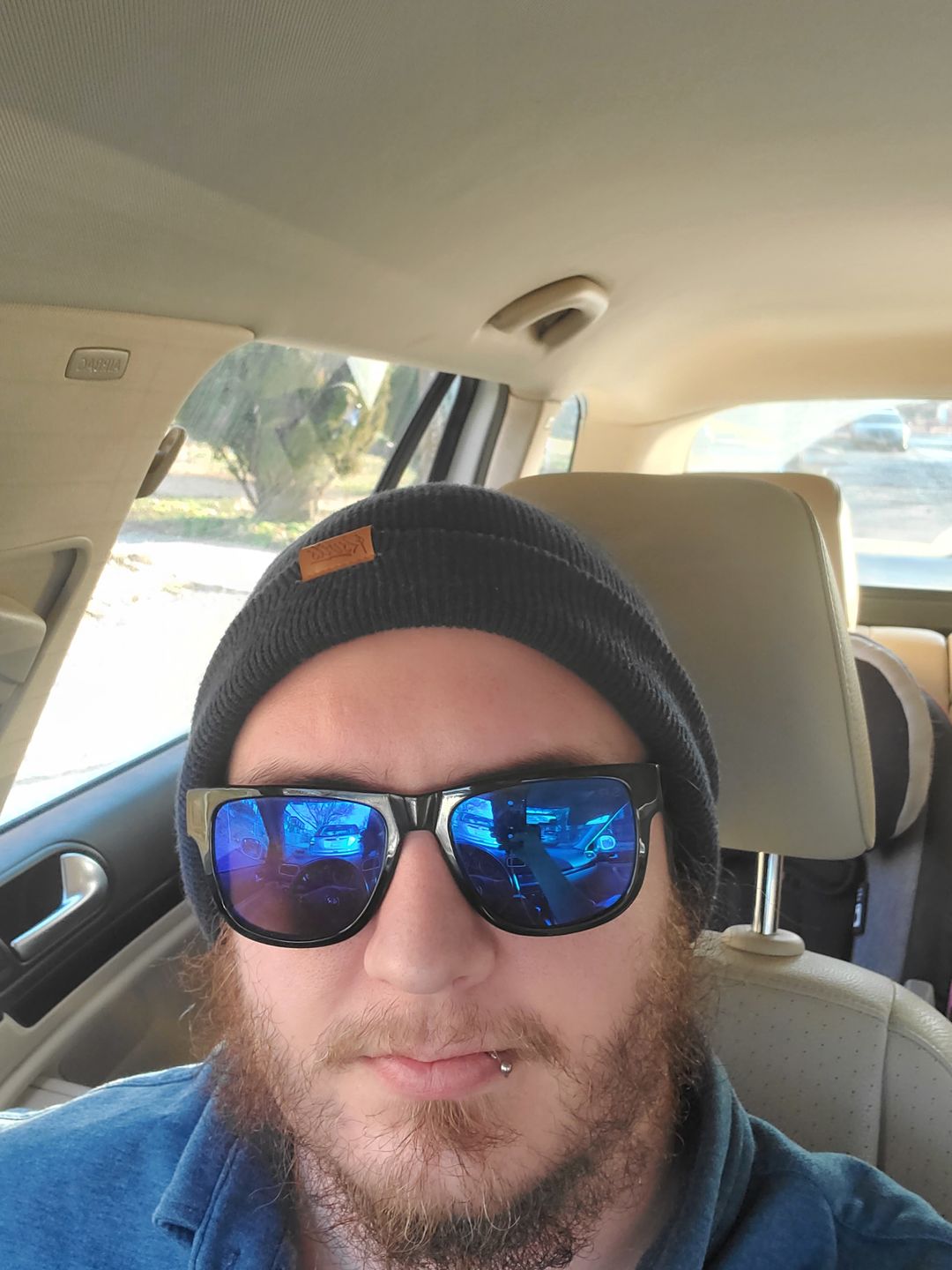 Customer photo review of Classic Blend RSVLTS Navy Beanie