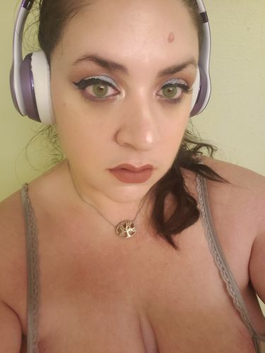 Customer photo review of Pixie Green Contact Lenses