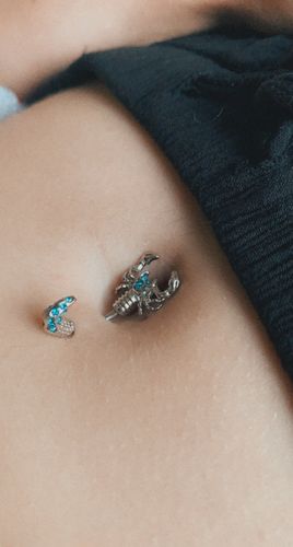 Customer photo review of Scorpion with Gems Belly Button Ring