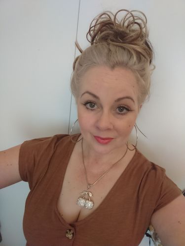 Customer photo review of Top Knot Ponytail Holder