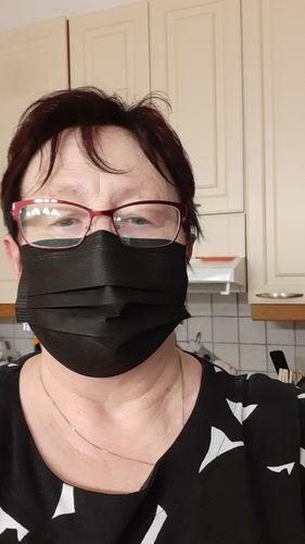 Customer photo review of Musta kasvomaski 50 kpl