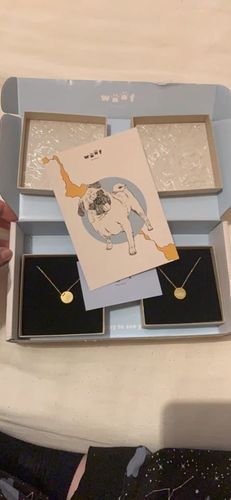 Customer photo review of Gold Dipped Lineart Love Halskette