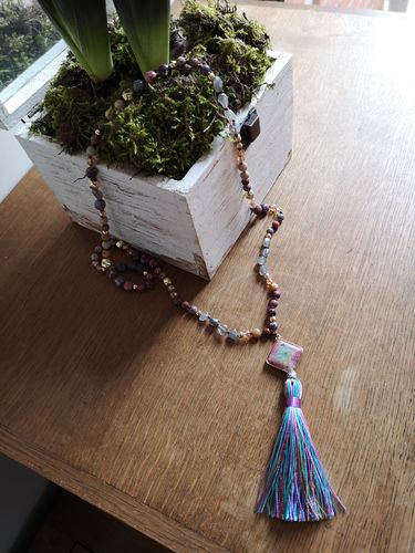 Customer photo review of COLLIER DE PERLES EN LABRADORITE NATURELLE ET JASPE MALA