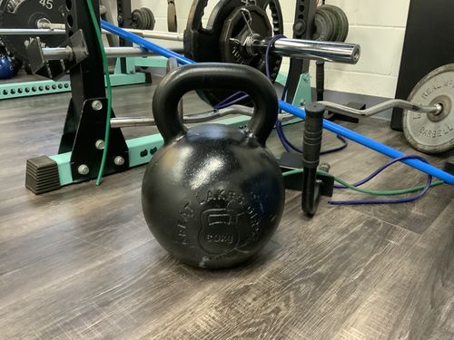 Customer photo review of 8kg / 18lbs E-coated Cast Iron Kettlebell