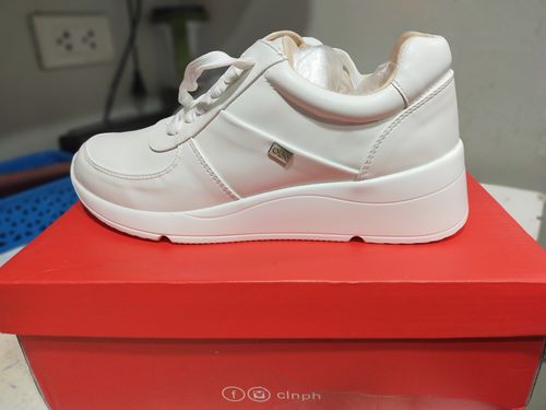 Customer photo review of Redwood Flat Sneakers