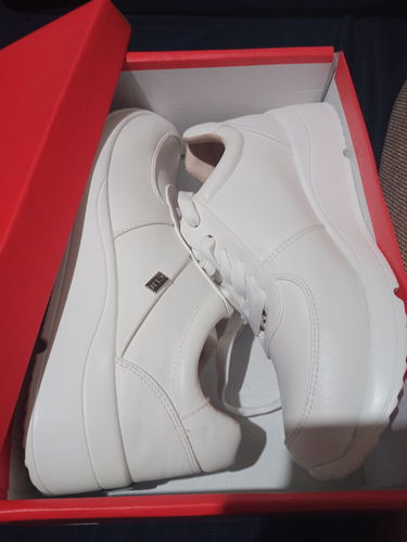 Customer photo review of Redwood Flat Sneakers