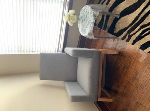 Customer photo review of Rocking Chair Mid Century Accent Chair Glider Rocker, Seat Wood Base, High Back Linen Armchair, Gray