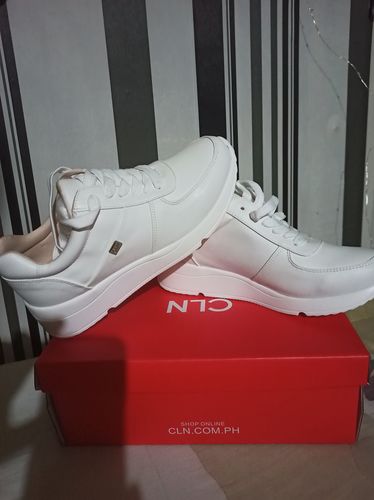 Customer photo review of Redwood Flat Sneakers