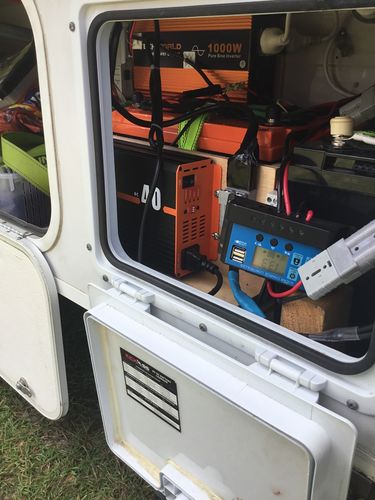 Customer photo review of iTECHBC40 Battery Charger 40 Amp 12v  iTechworld for Car, Boat, Caravan