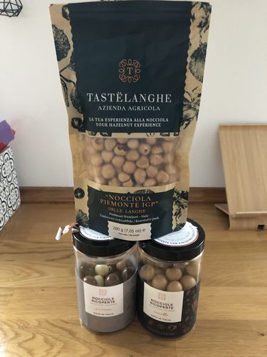 Customer photo review of Torta di Nocciole Tastëlanghe (Box Torta)