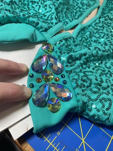 Customer photo review of [ 2 Pack ] 1DotNotalot Craft Glue for Rhinestones