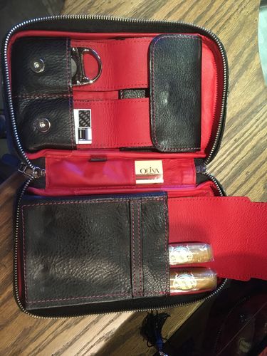 Customer photo review of Red & Black Cigar Aficionado Case