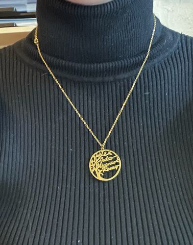 Customer photo review of Mon meilleur cadeau ©  : Collier Arbre de Vie Unisex Personnalisé