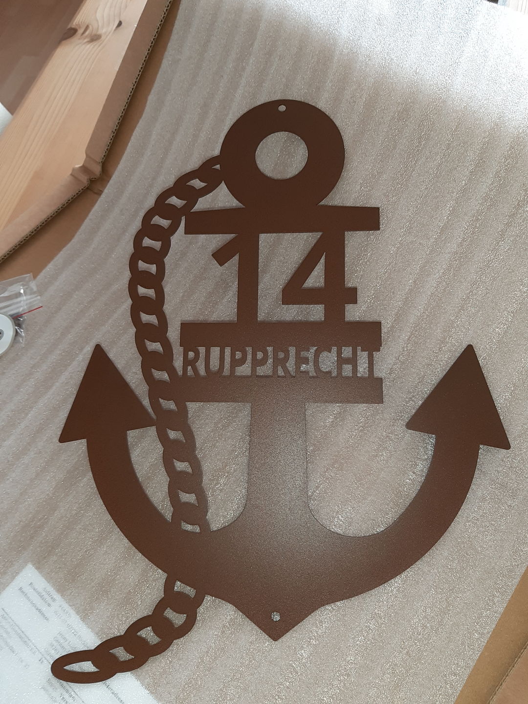 Customer photo review of Anker-Hausnummer mit Ankerkette (personalisierbar)