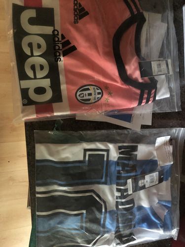 Customer photo review of Juventus 2015/2016 Away Kit - Short Sleeves