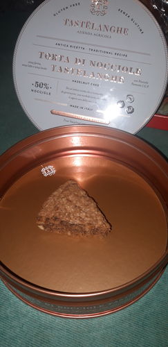 Customer photo review of Torta di Nocciole Tastëlanghe (Box Torta)