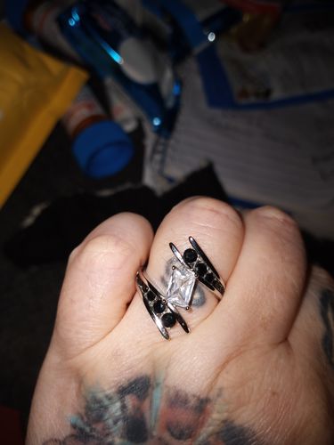 Customer photo review of Black Gem Twisted Arm Sterling Silver Ring 2CT