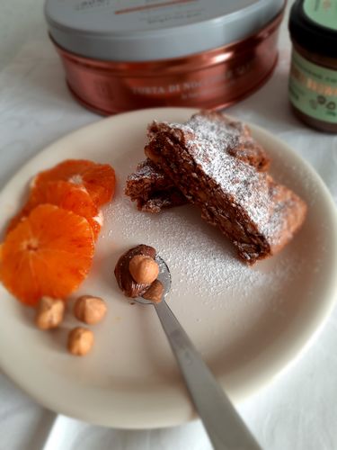 Customer photo review of Torta di Nocciole Tastëlanghe + Crema di Nocciole + Confezione Nocciola "Tostata"