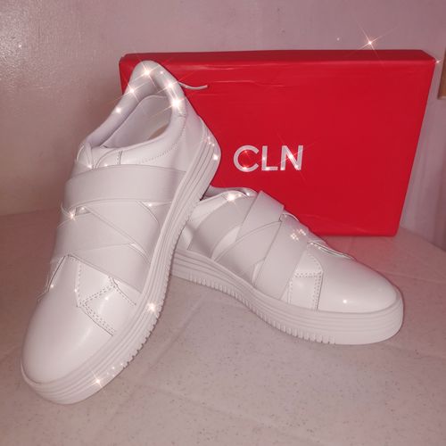 Customer photo review of Romina Flat Sneakers