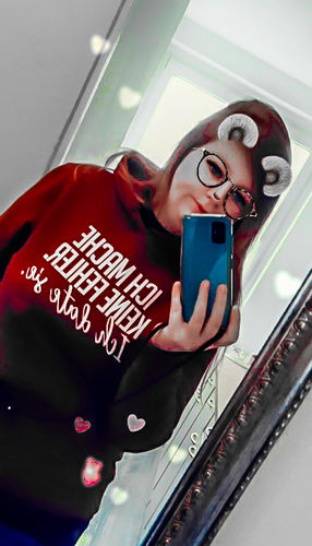 Customer photo review of Ich mache keine Fehler. - Ich date sie.  - Unisex Organic Hoodie