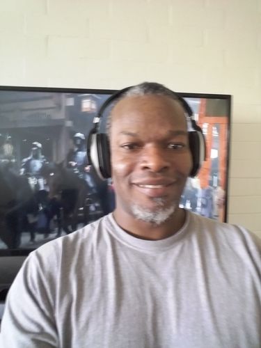 Customer photo review of Wireless TV Headphones, ARTISTE Over Ear Headsets for TV Watching with Charging Dock, 2.4GHz RF Transmitter, 100ft Wireless Range and Rechargeable 20 Hour Battery, Black
