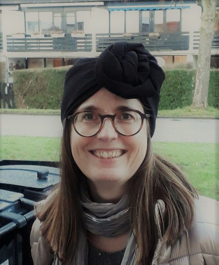 Customer photo review of Turban - sort i 1940er stil