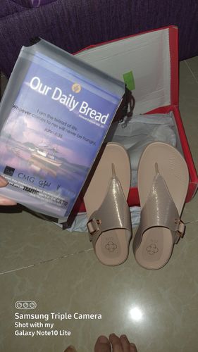 Customer photo review of Joanna Comfort Slides