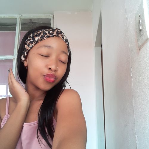 Customer photo review of Brazilian Headband Wig  Straight