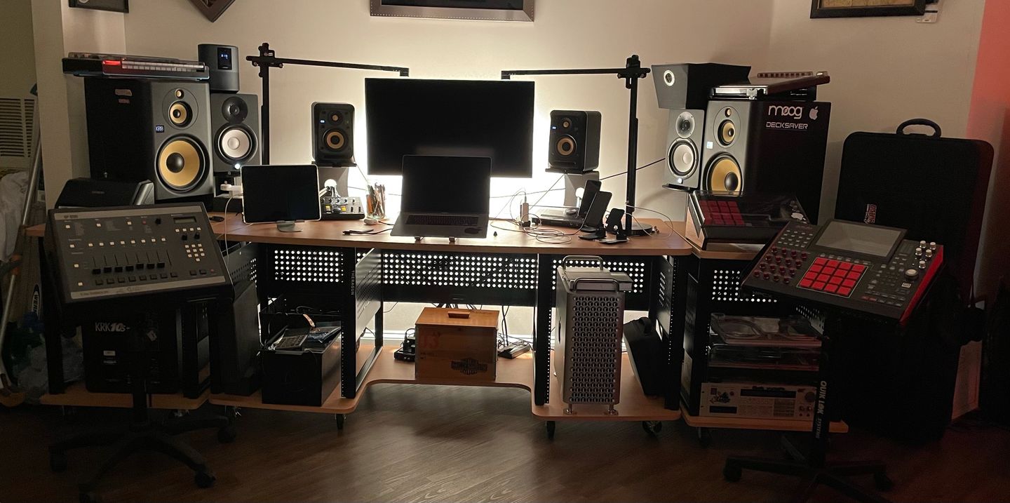 Customer photo review of SOUNDRISE PRO Studio Monitor Stands 9" | Made in USA | Pair