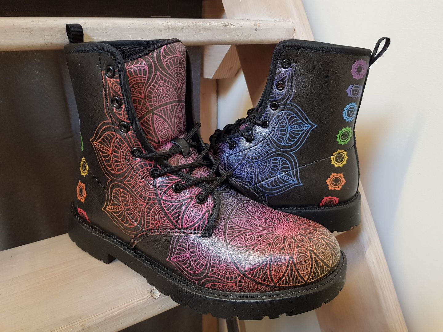Customer photo review of Boots Chakra