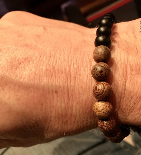 Customer photo review of Zedernholz Armband