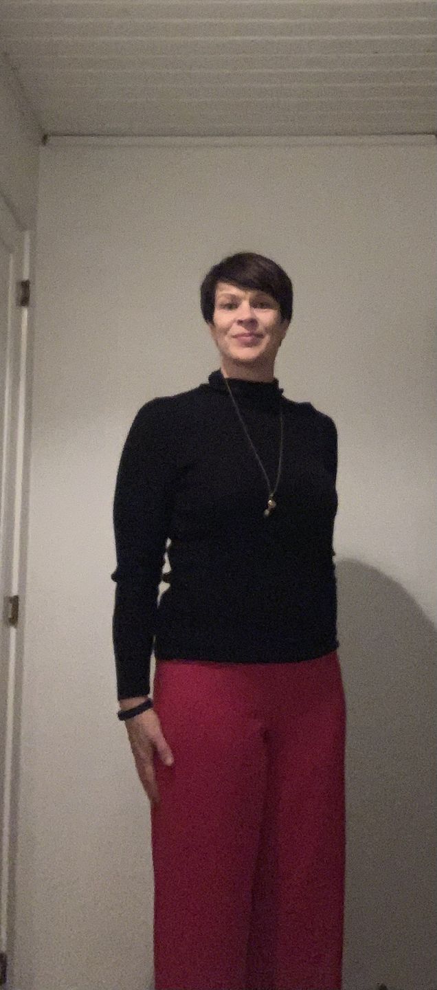 Customer photo review of Højtaljede swing bukser i rød