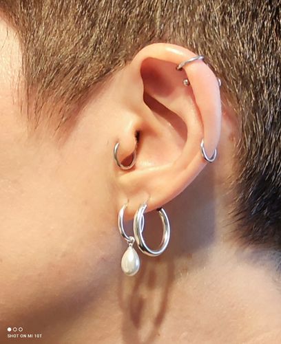 Customer photo review of The Pearl Earring