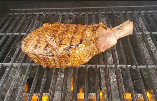 Customer photo review of Mini Bone Tomahawk Steak, Prime