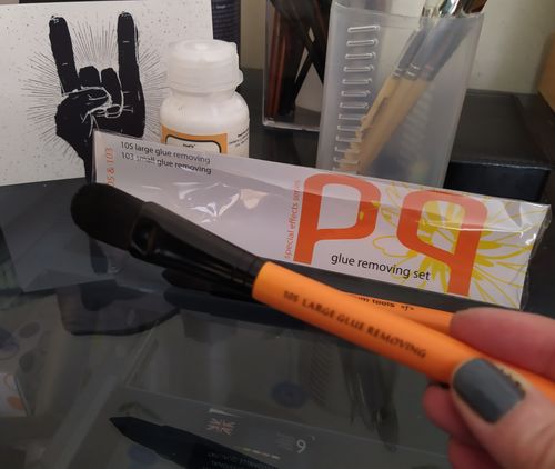 Customer photo review of Bdellium SFX Glue Removing Brush Set