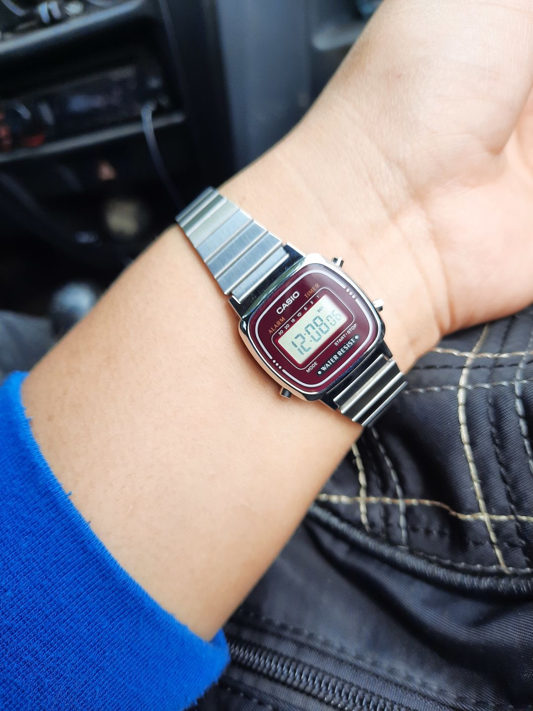 Customer photo review of Reloj Casio Vintage LA670WA-4DF Plateado Granate