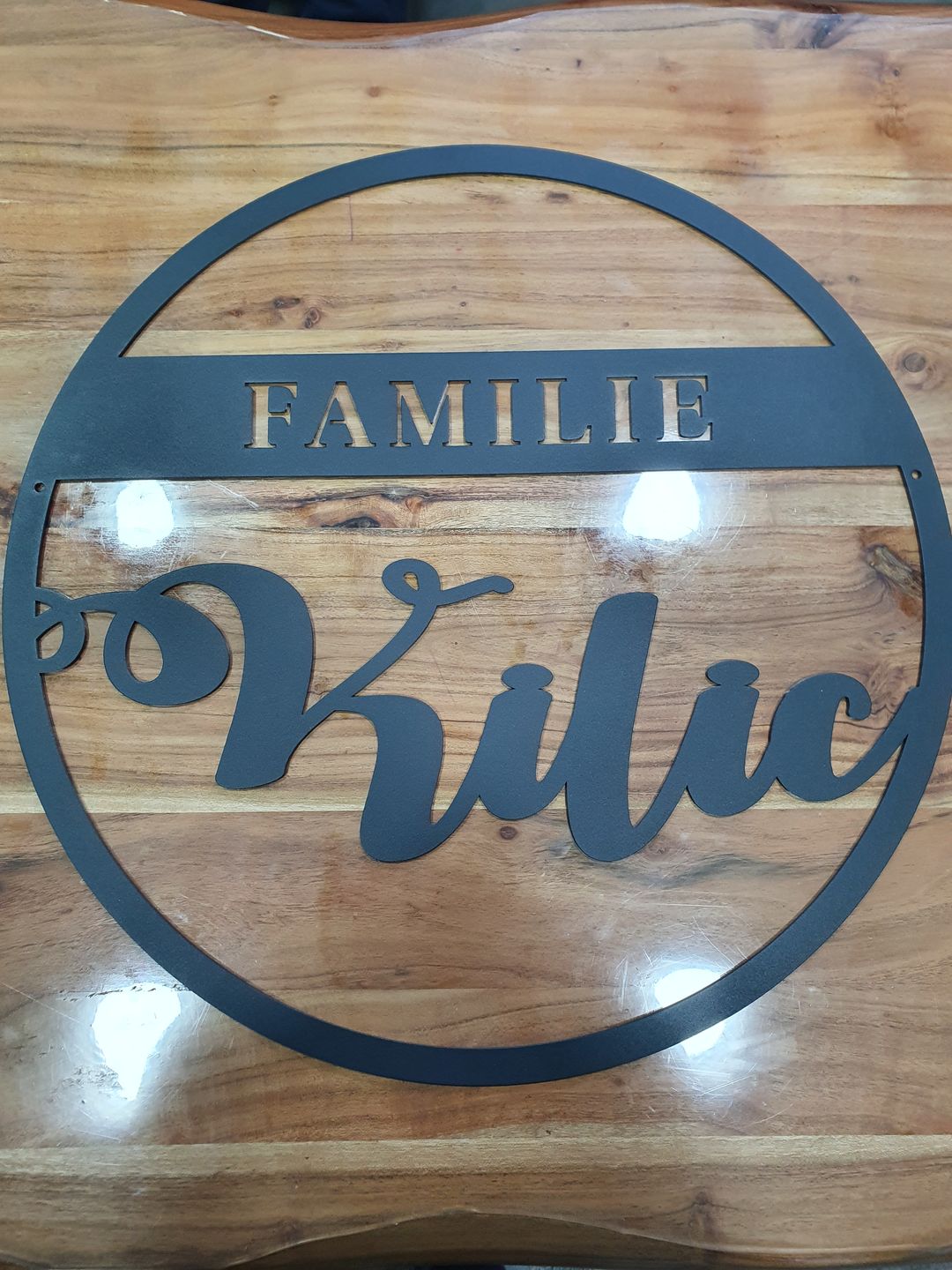 Customer photo review of Türschild rund " Family" mit personalisierbarem Familienname - ein garantierter Hingucker