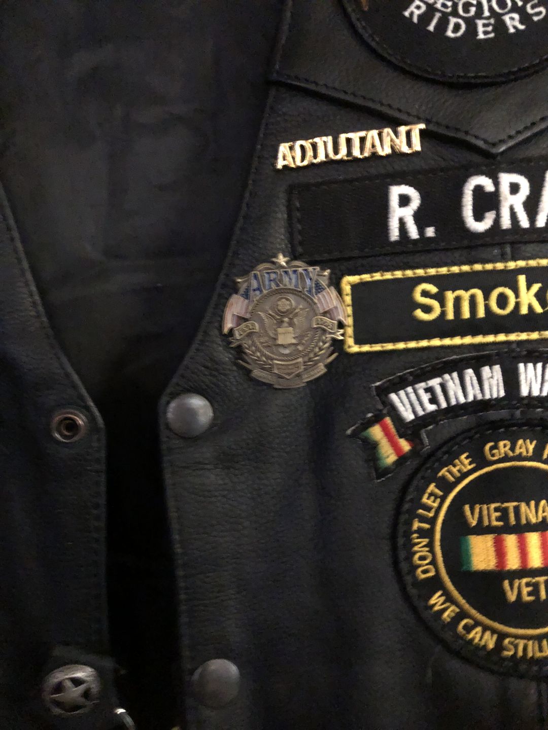 Customer photo review of US Army Veteran's Day Pin
