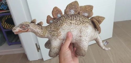 Customer photo review of Peluche Dinosaure Stégosaures