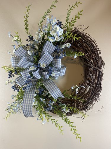 Customer photo review of 14" Oval Grapevine Wreath