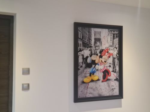 Customer photo review of "Times square kiss" Édition Prestige sur Plexiglas - Encadrement "caisse américaine"