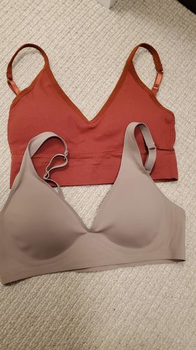 Customer photo review of Second Skin Smooth Lift Seamless Bra w/removable padding