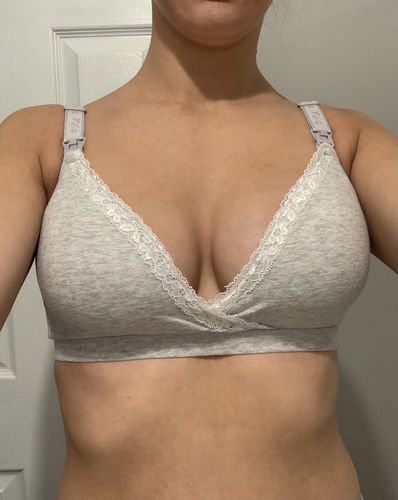 Customer photo review of Momma's Comfy Maternity Bra