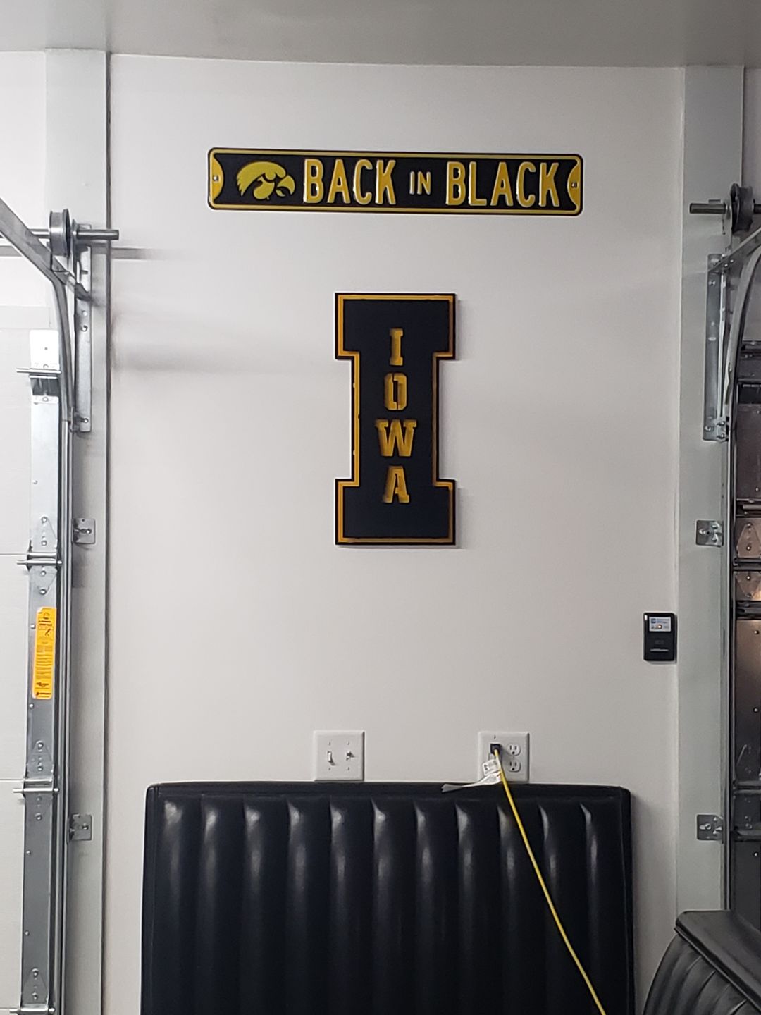 Customer photo review of Iowa Hawkeyes Block "I" 3D Vintage Metal Art