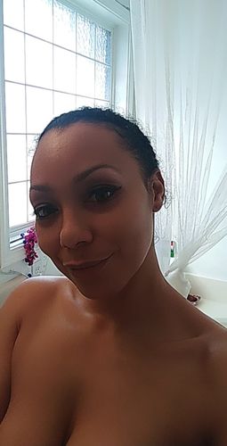 Customer photo review of [US Warehouse] Mystery Yellow Prescription Contact Lenses