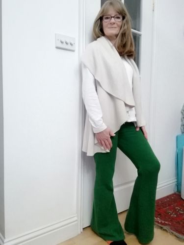 Customer photo review of 100% Pure Mongolian Cashmere Soul Yoga Pants Forest Green