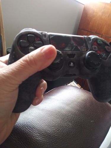 Customer photo review of Black Skulls